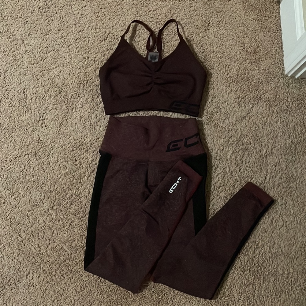ECHT arise scrunch butt leggings set.